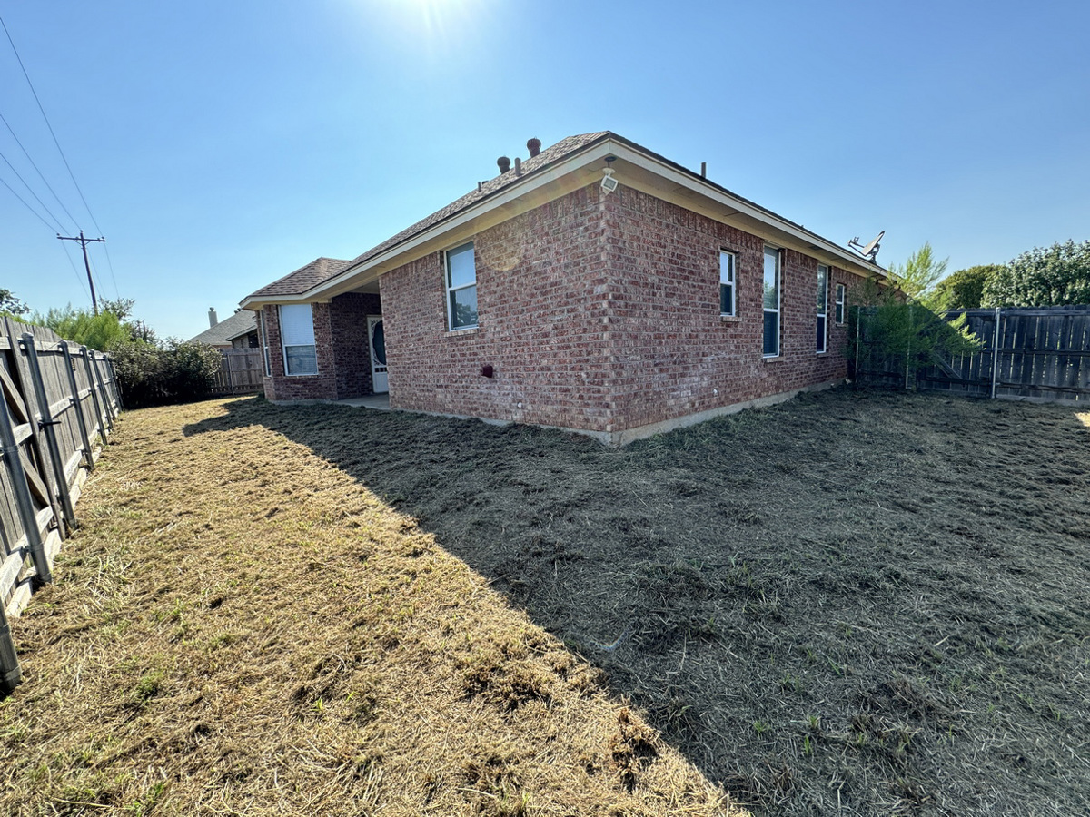 Photo of 7103-treaty-oaks-blvd-granbury-tx-76048