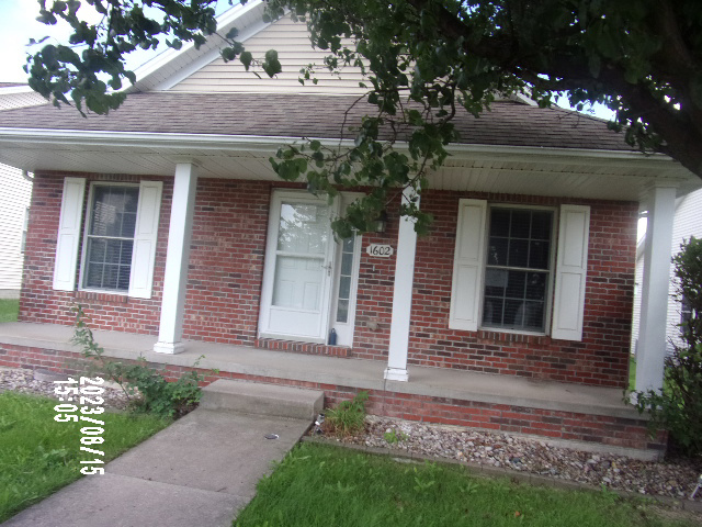 Photo of 1602-belclare-rd-normal-il-61761