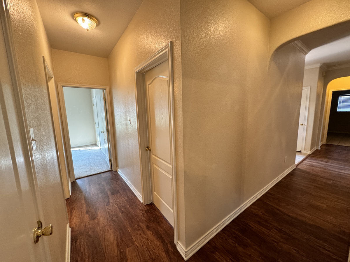 Photo of 7103-treaty-oaks-blvd-granbury-tx-76048