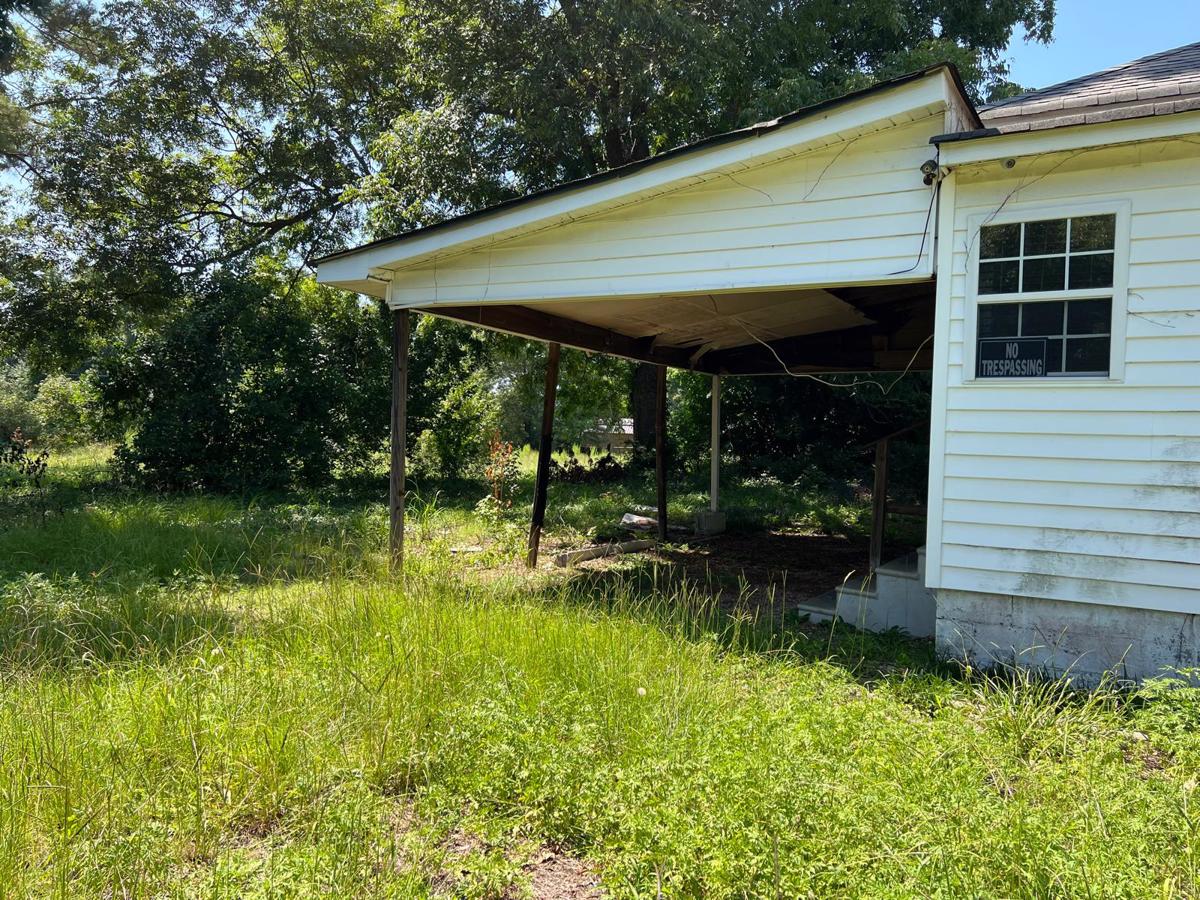 Photo of 105-school-st-lumber-bridge-nc-28357