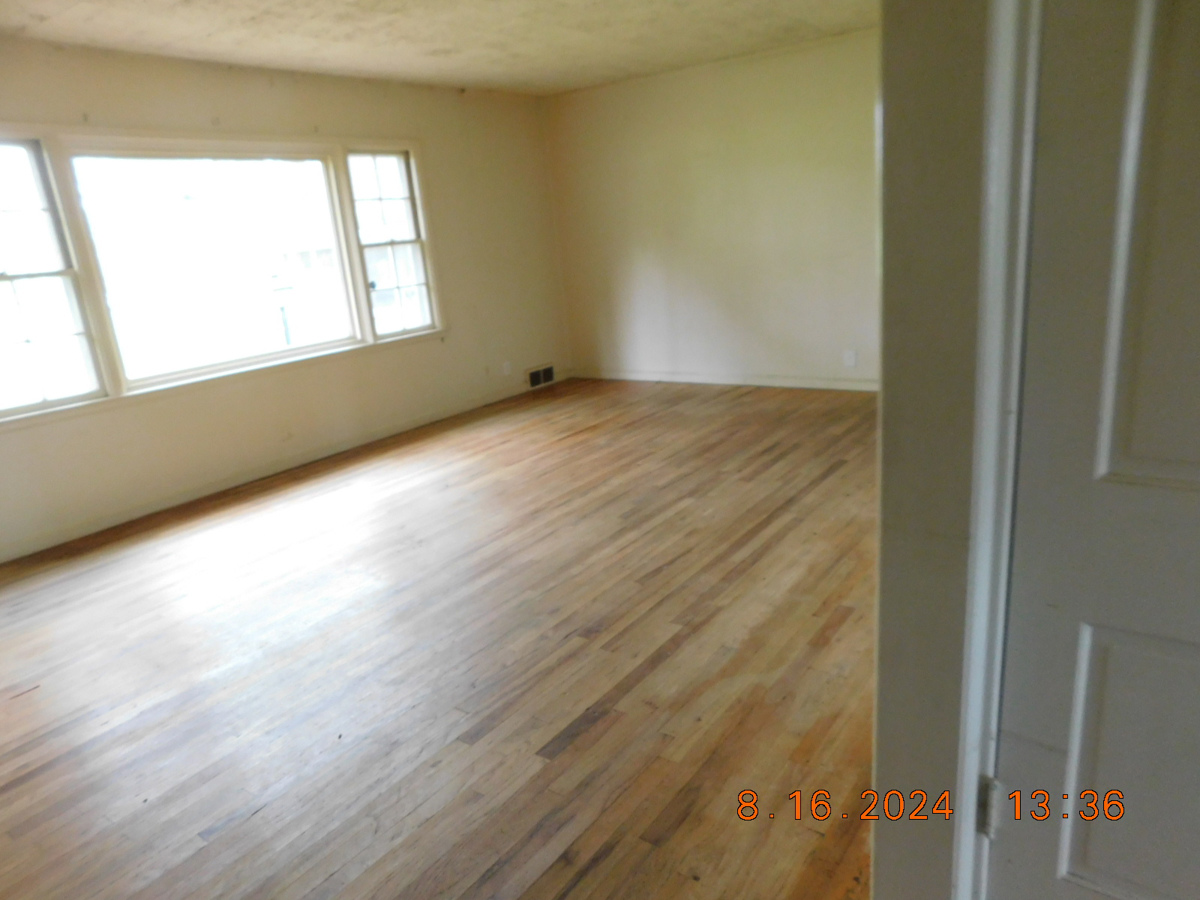 Photo of 2835-sw-fairway-dr-topeka-ks-66611