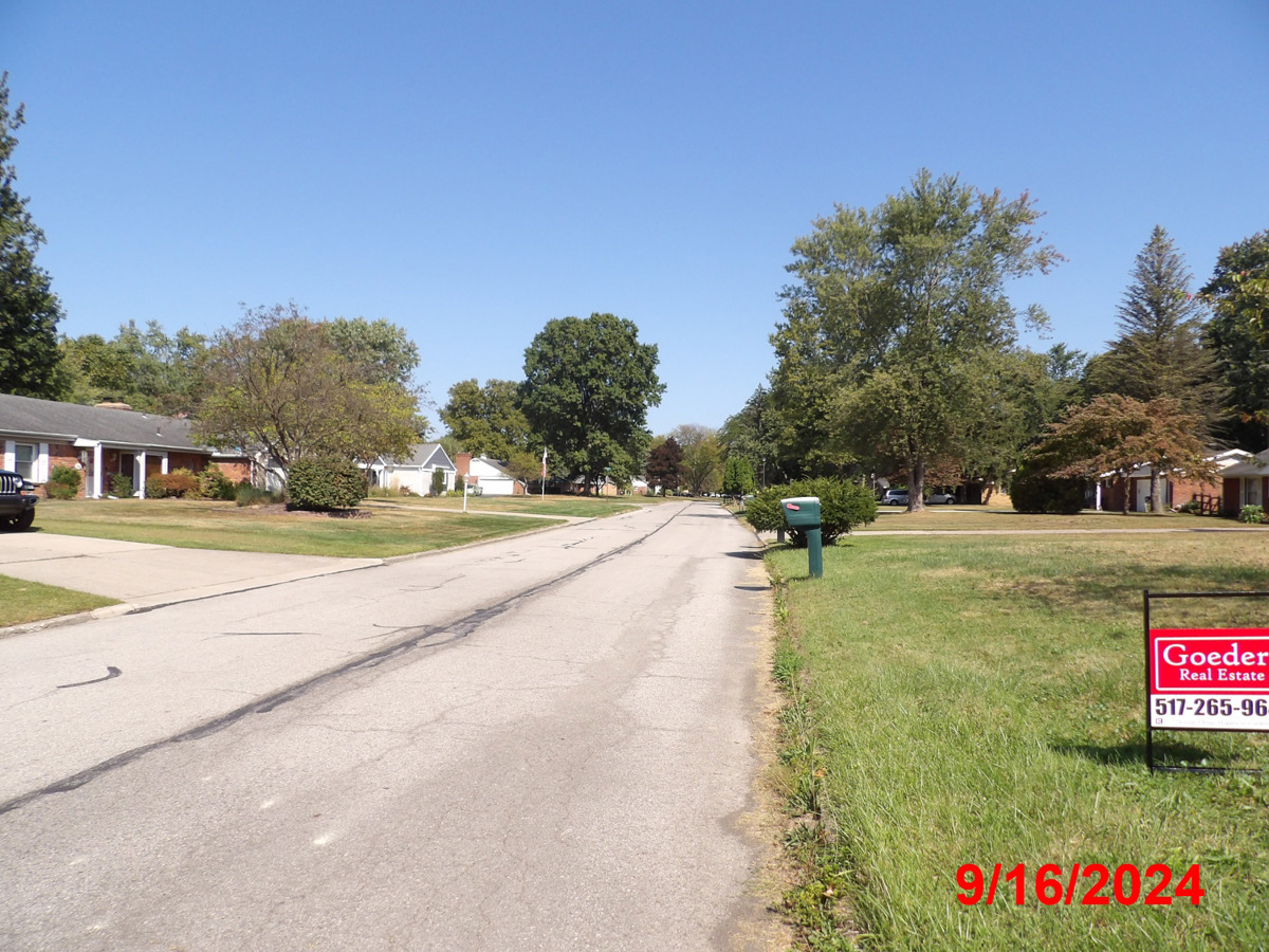 Photo of 7130-glenmore-dr-lambertville-mi-48144