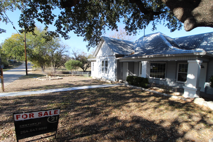 Photo of 1411-taylor-st-lampasas-tx-76550