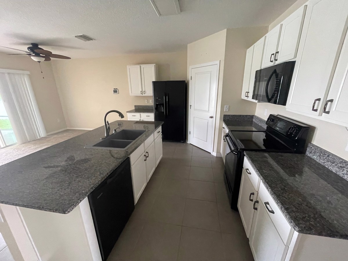 Photo of 4447-lindever-ln-palmetto-fl-34221