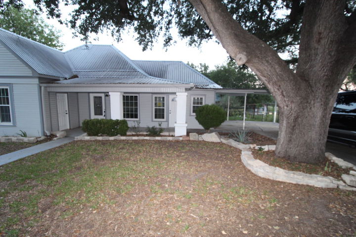 Photo of 1411-taylor-st-lampasas-tx-76550