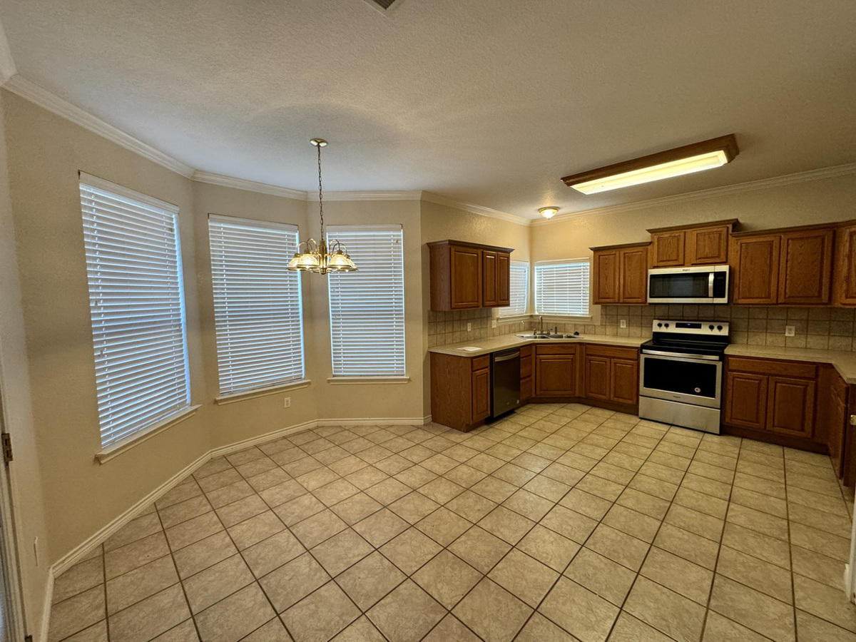 Photo of 7103-treaty-oaks-blvd-granbury-tx-76048