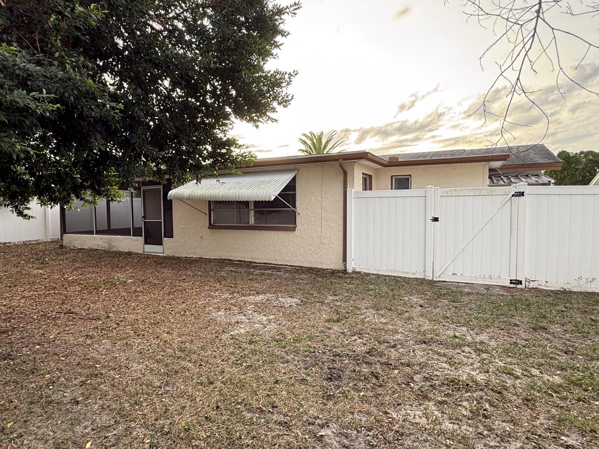 Photo of 10820-queens-rd-port-richey-fl-34668