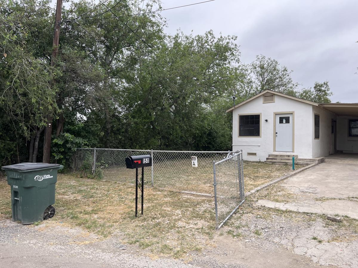 Photo of 1511-w-martin-st-del-rio-tx-78840