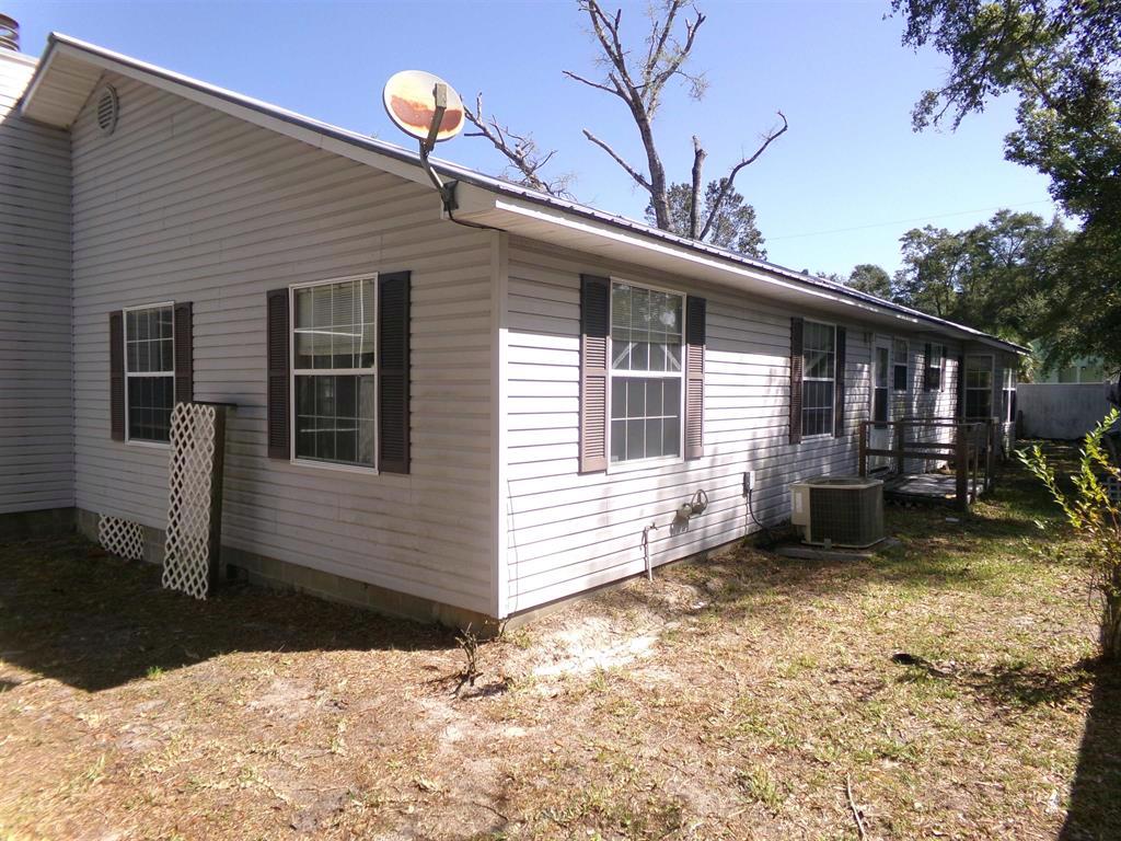 Photo of 501-nw-avenue-f-street-carrabelle-fl-32322