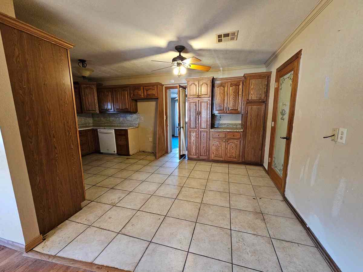 Photo of 330-elmwood-dr-lindsay-ok-73052