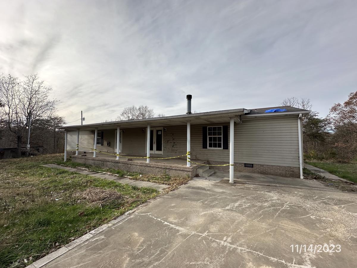 Photo of 2020-spout-springs-road-irvine-ky-40336