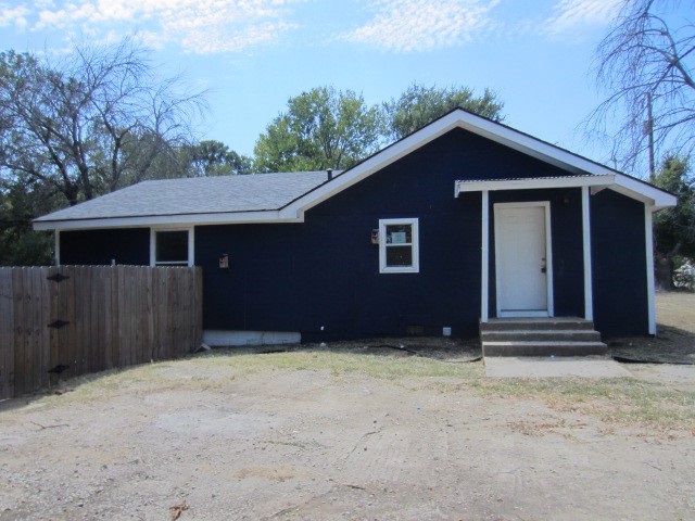 Photo of 113-avondale-ave-azle-tx-76020