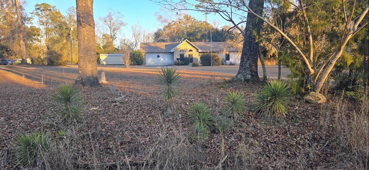 Photo of 2186-mill-rd-cottondale-fl-32431