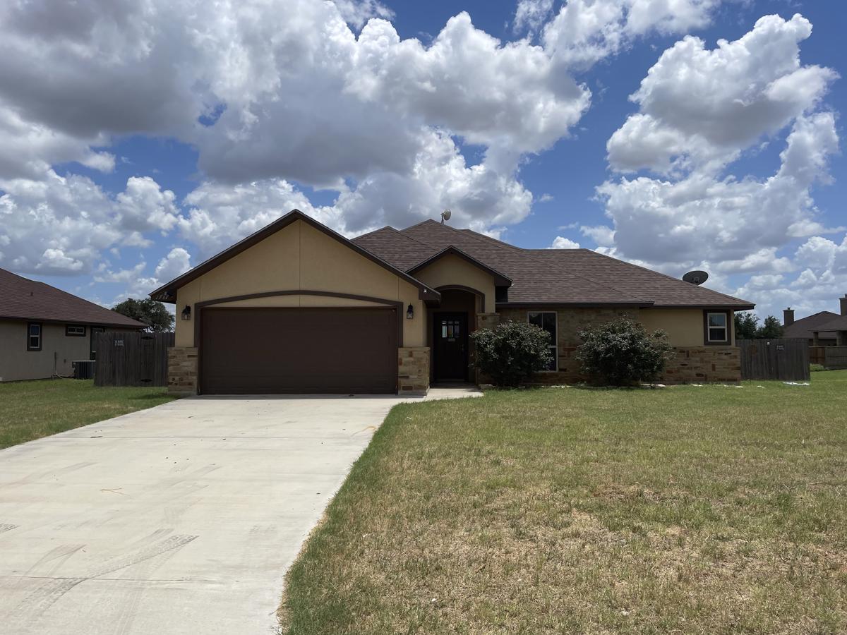 Photo of 1737-vista-view-dr-pleasanton-tx-78064