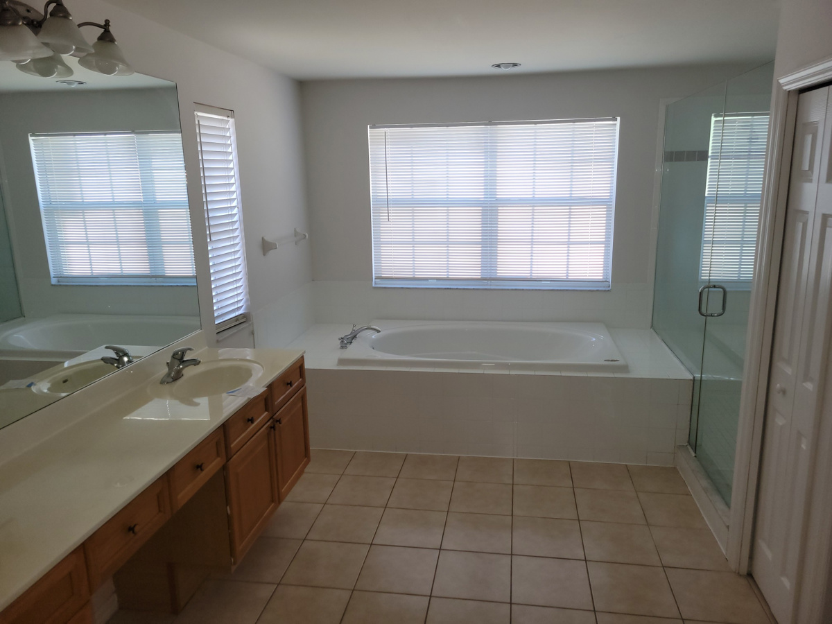 Photo of 11159-lakeland-cir-fort-myers-fl-33919