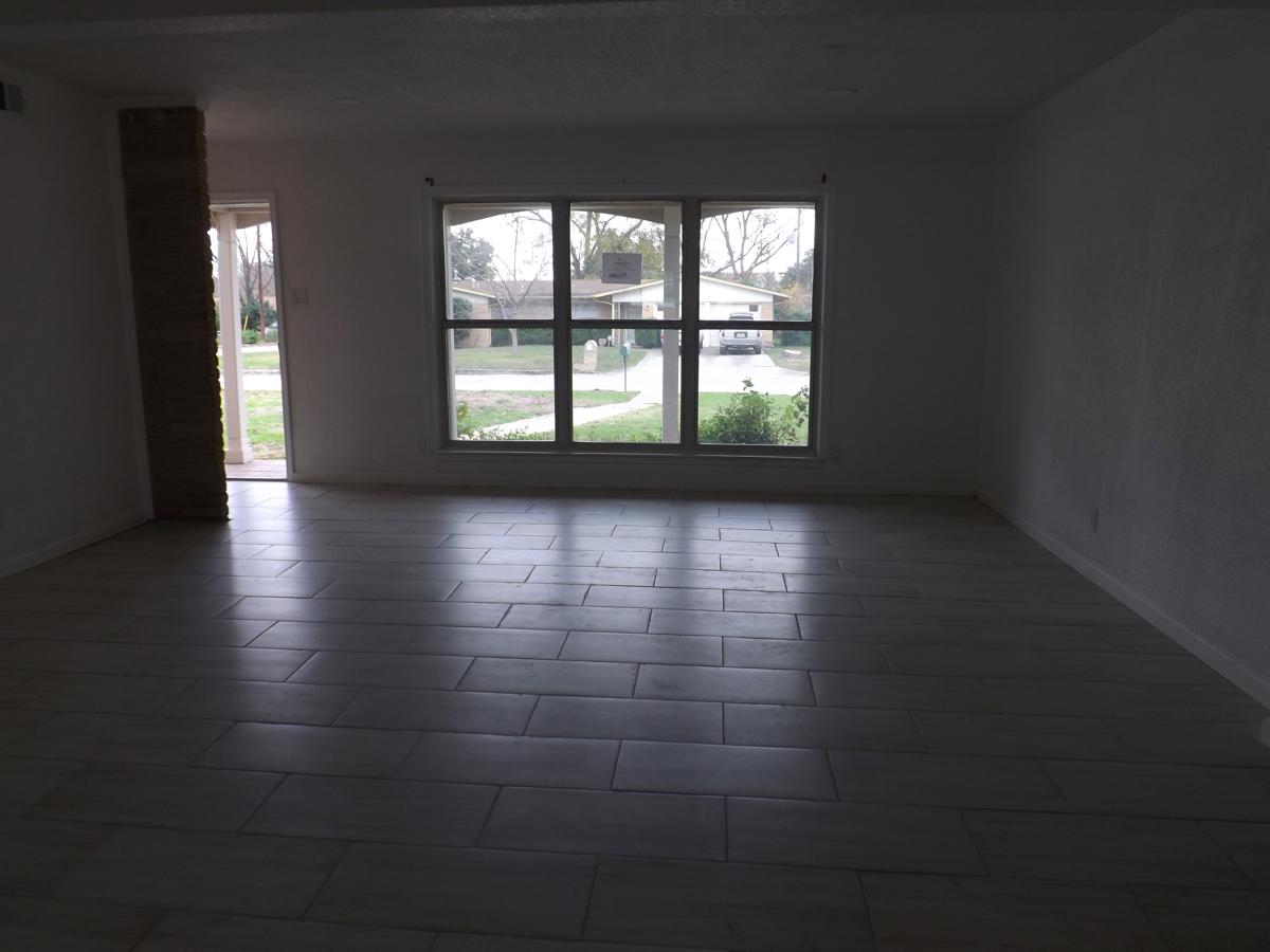 Photo of 229-e-langley-blvd-universal-city-tx-78148