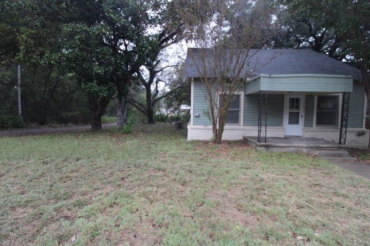 Photo of 212-s-stidham-st-hamilton-tx-76531