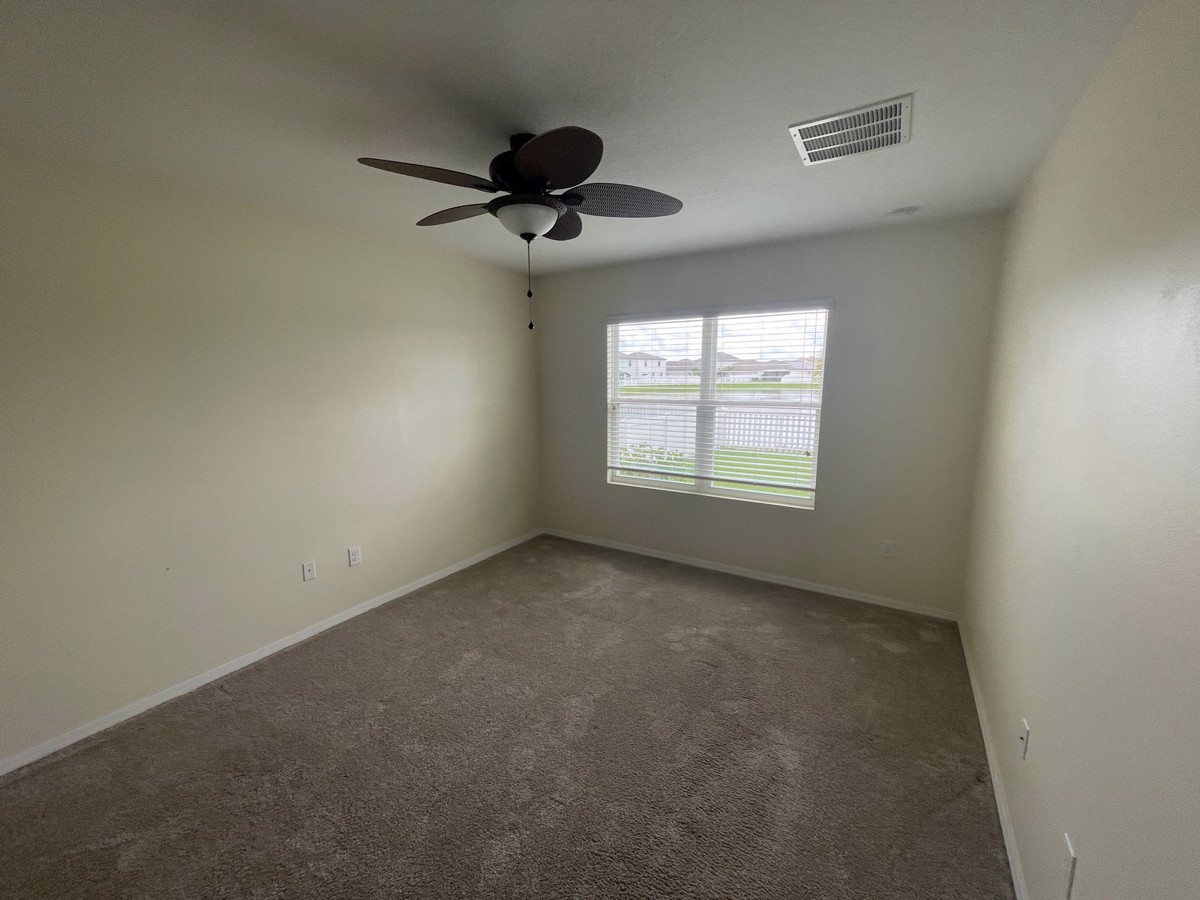 Photo of 4447-lindever-ln-palmetto-fl-34221