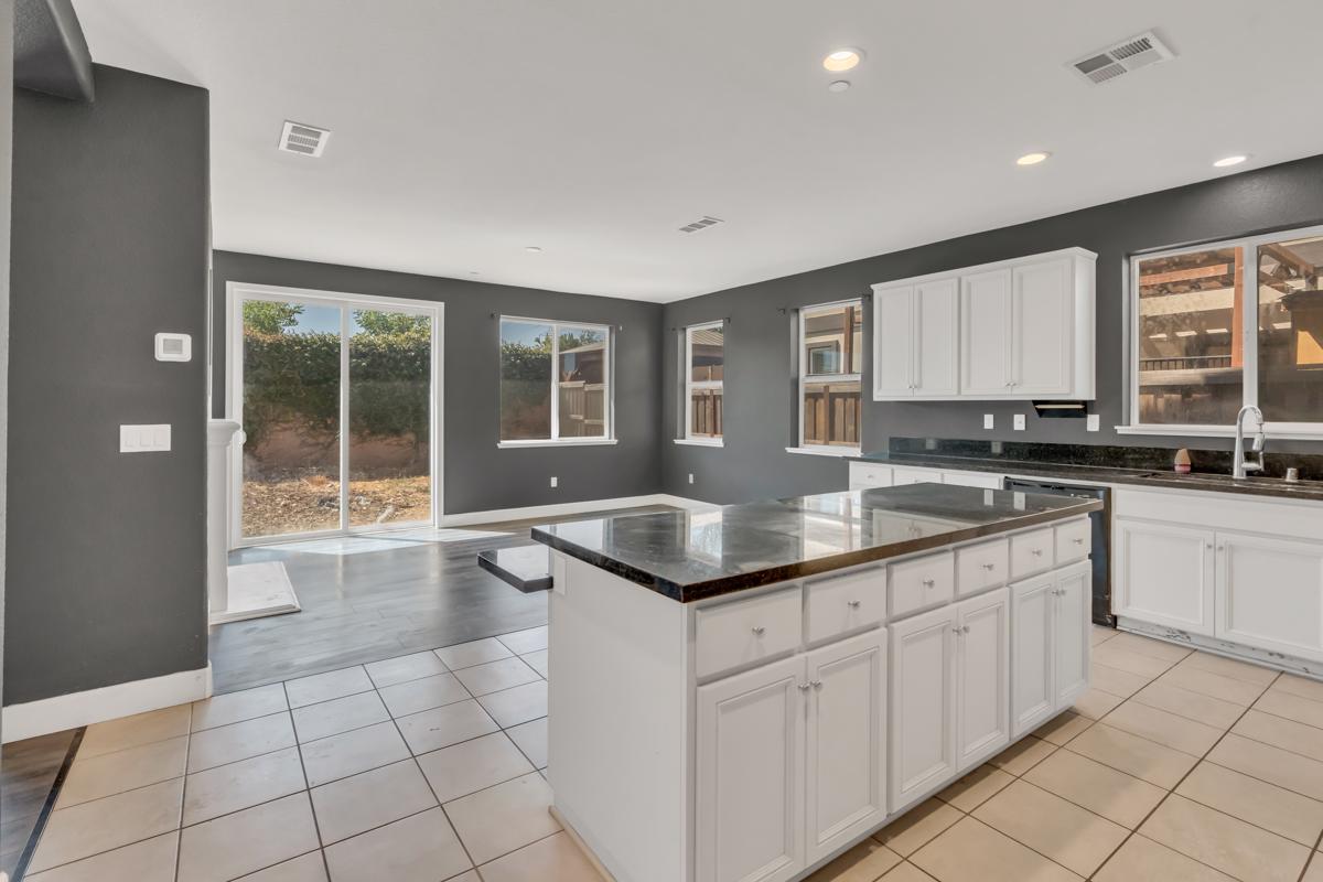 Photo of 530-aster-st-vacaville-ca-95688