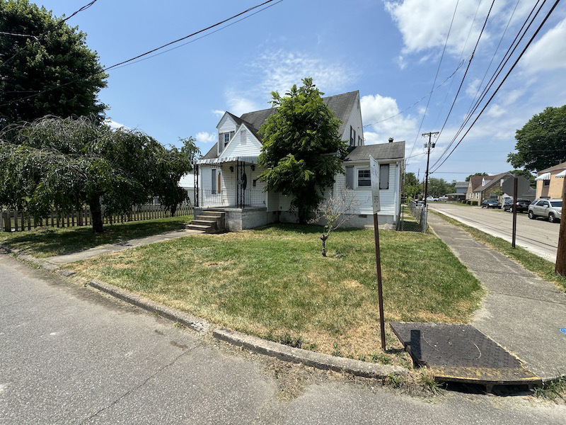 Photo of 701-holley-st-saint-albans-wv-25177