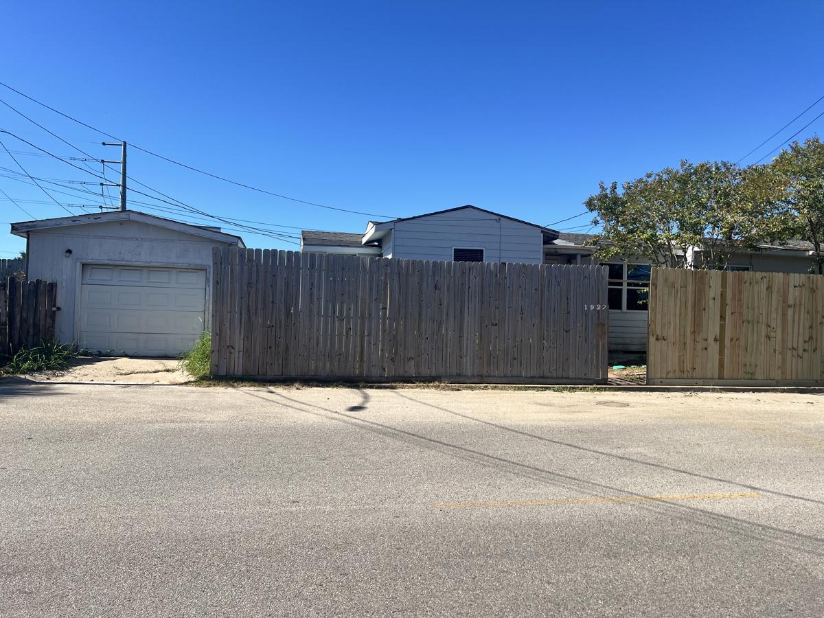 Photo of 1927-57th-st-galveston-tx-77551