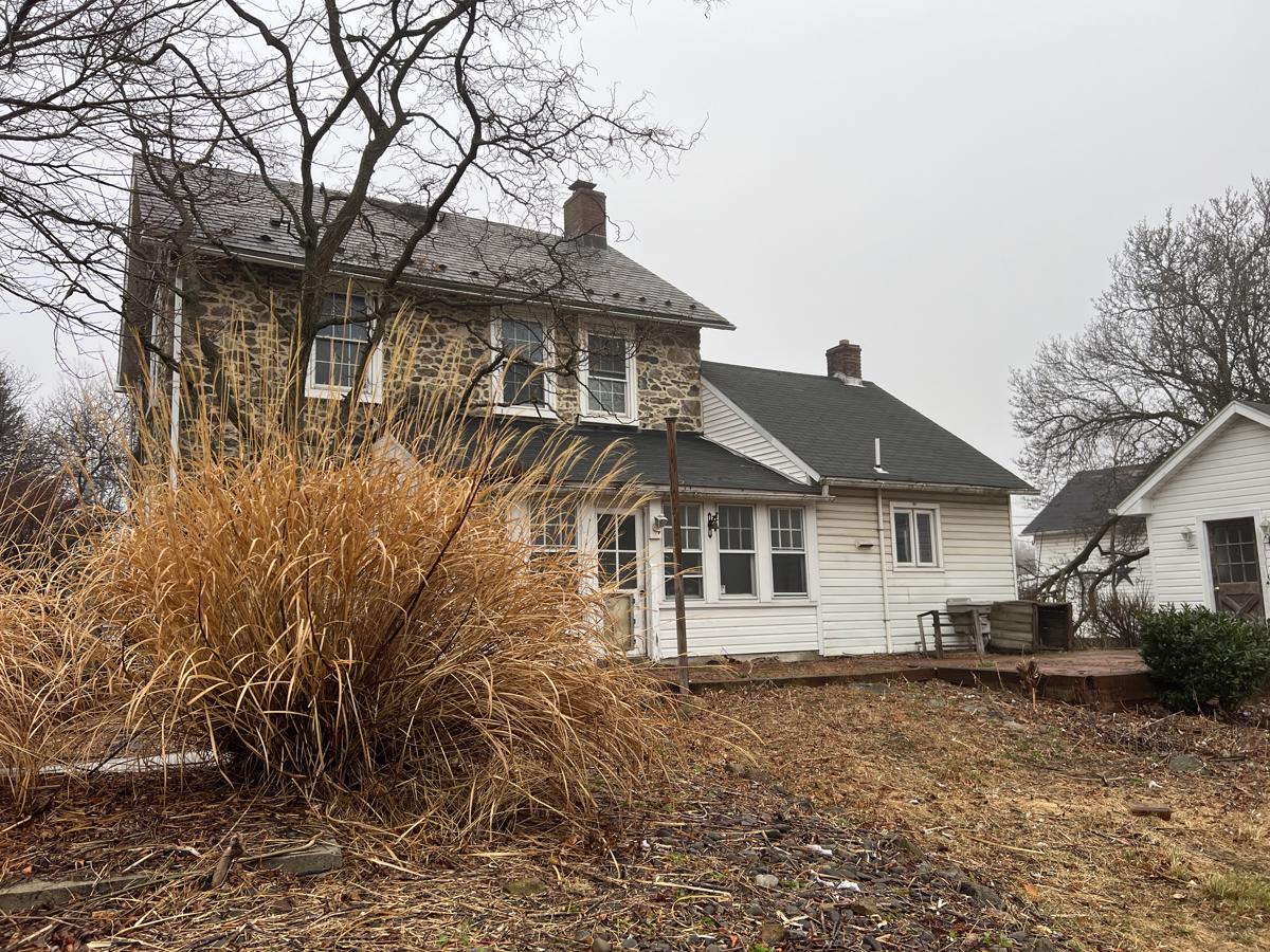 Photo of 2634-easton-rd-hellertown-pa-18055