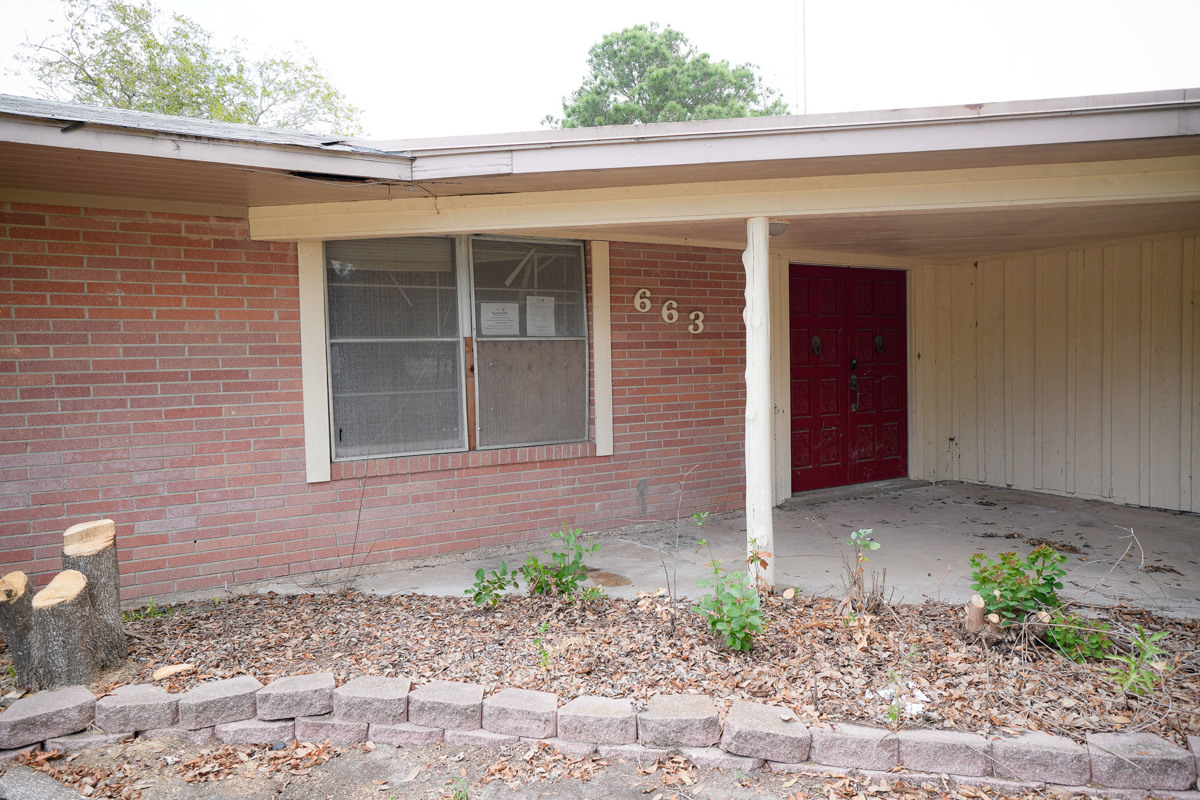 Photo of 663-schneider-street-giddings-tx-78942