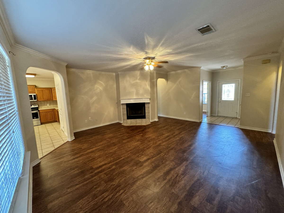 Photo of 7103-treaty-oaks-blvd-granbury-tx-76048