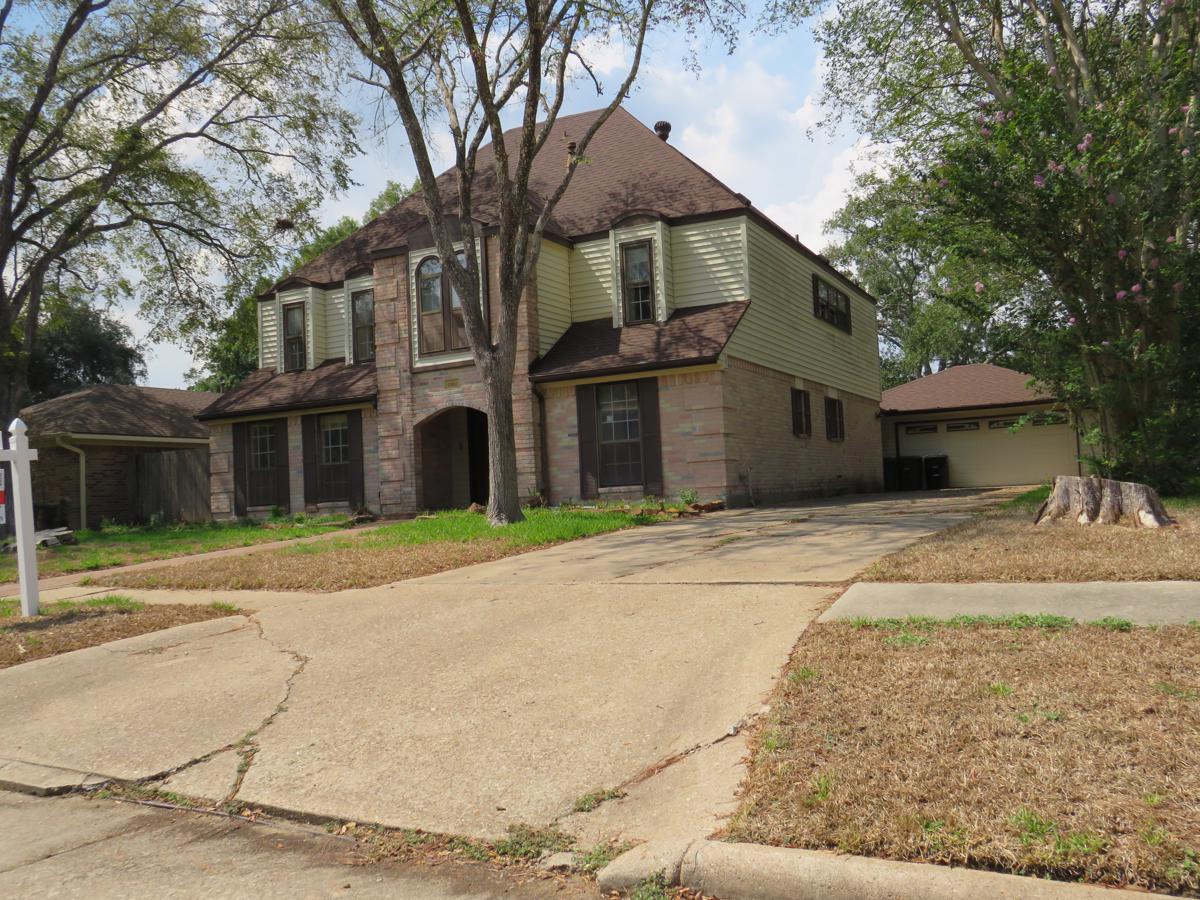 Photo of 15102-torry-pines-dr-houston-tx-77062