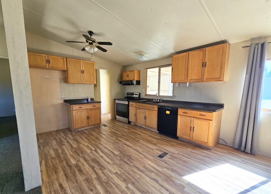 Photo of 652-north-charles-street-ridgecrest-ca-93555