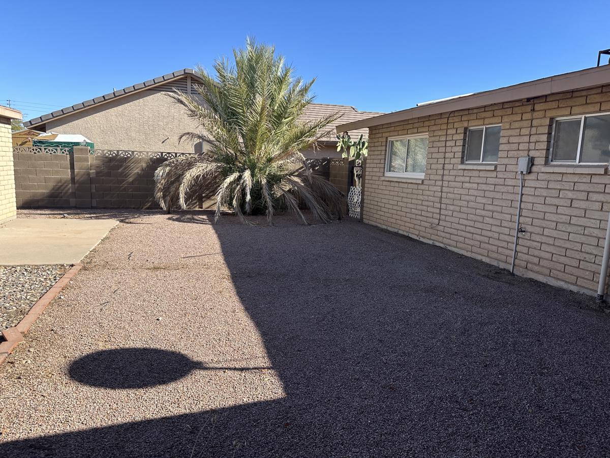 Photo of 8240-w-cypress-pt-cir-arizona-city-az-85123