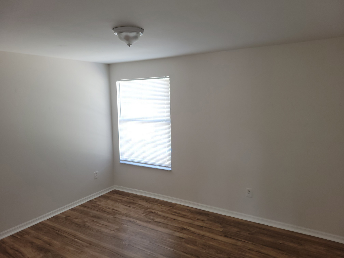 Photo of 11159-lakeland-cir-fort-myers-fl-33919