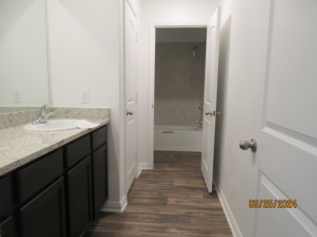 Photo of 121-riverdale-dr-jarrell-tx-76537