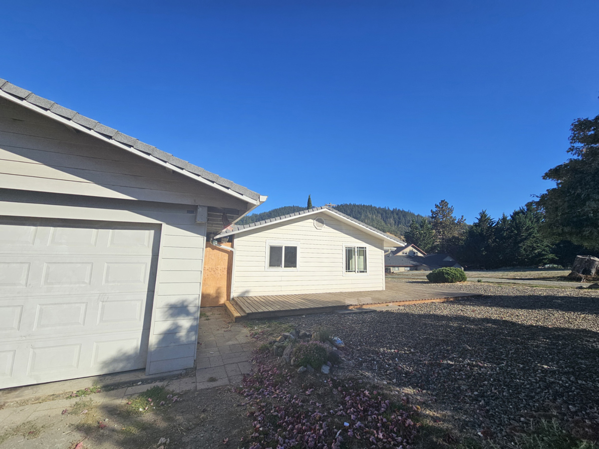 Photo of 221-briggs-dr-myrtle-creek-or-97457