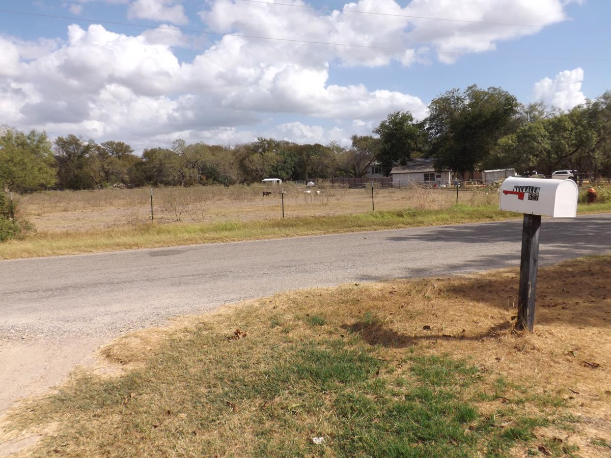 Photo of 527-dry-hollow-rd-la-vernia-tx-78121