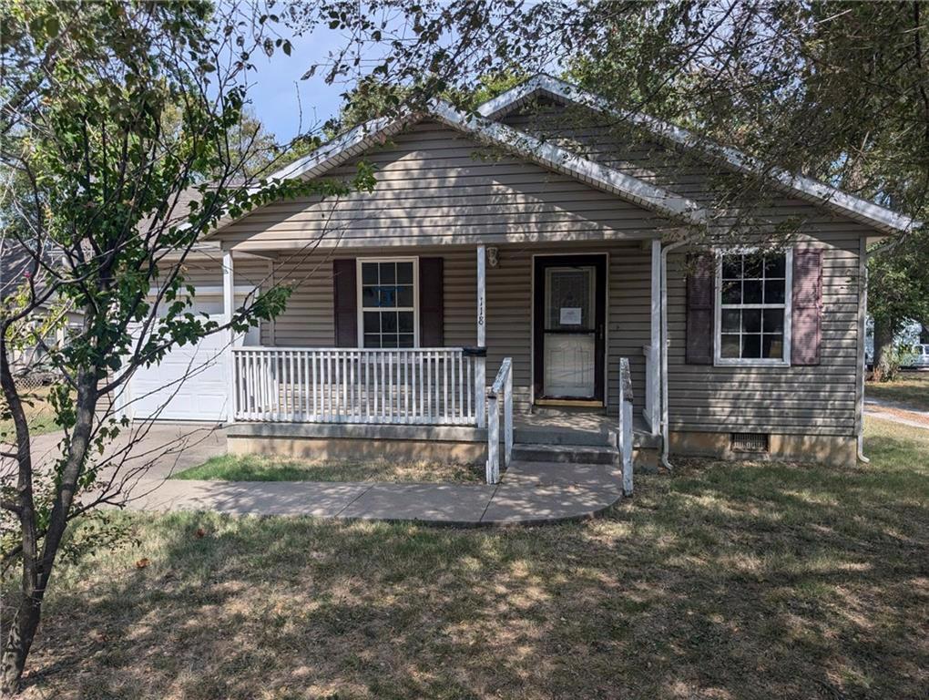 Photo of 118-west-hickory-street-nevada-mo-64772