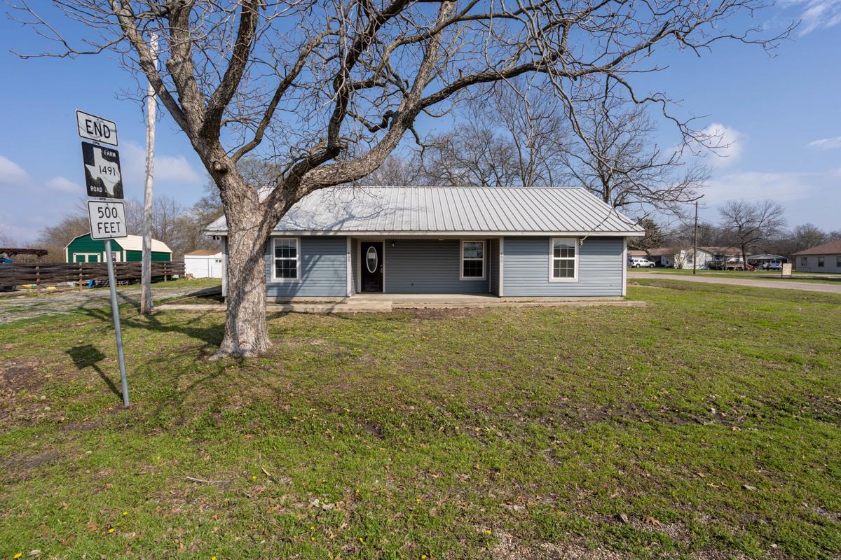 Photo of 400-n-cleveland-st-bailey-tx-75413