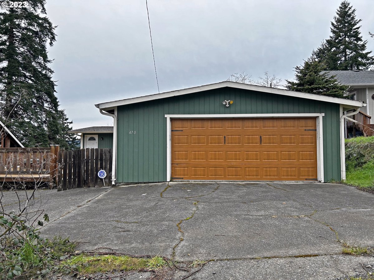 Photo of 470-3rd-ct-coos-bay-or-97420