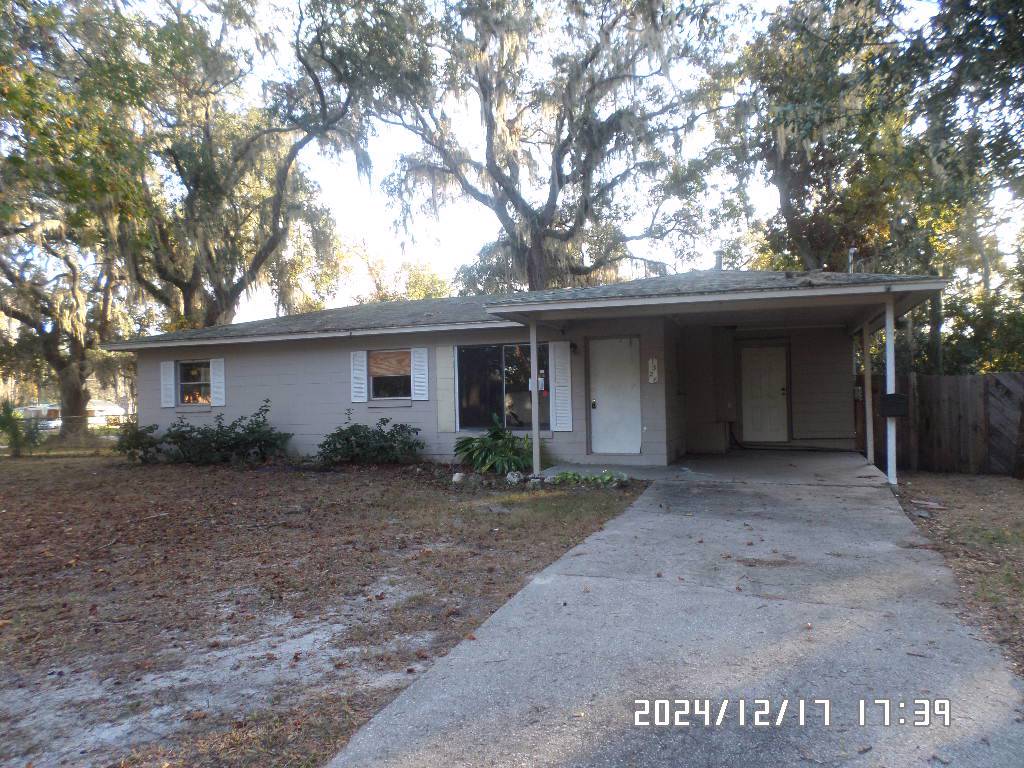 Photo of 1328-cambridge-dr-leesburg-fl-34748