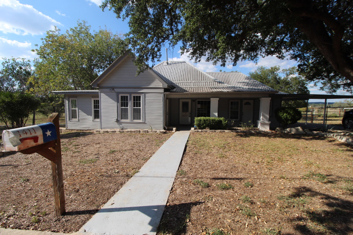 Photo of 1411-taylor-st-lampasas-tx-76550