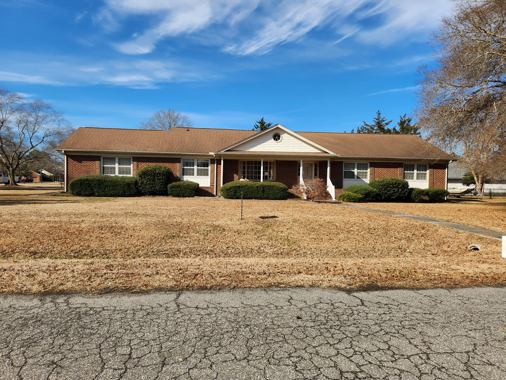 Photo of 2130-canyon-dr-winterville-nc-28590