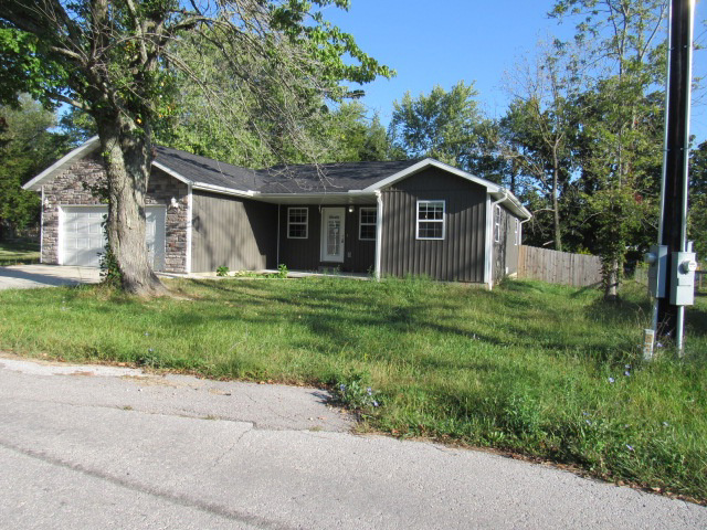 Photo of 613-e-summit-ave-seymour-mo-65746