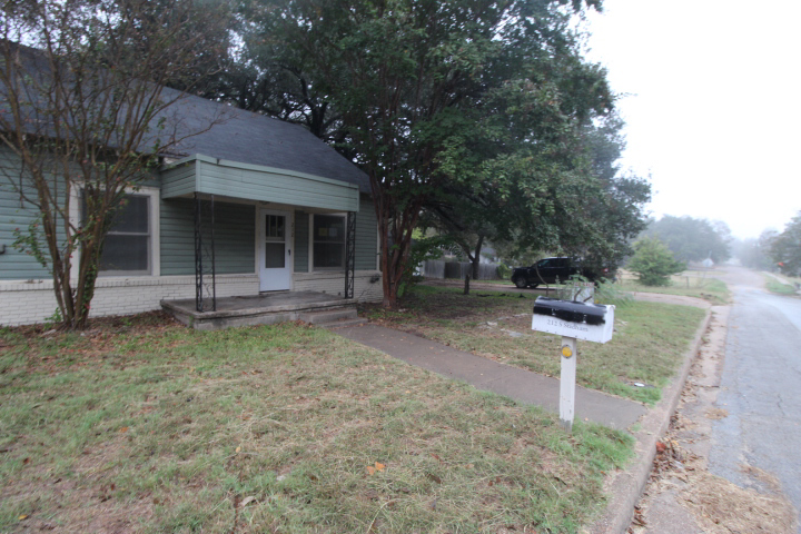 Photo of 212-s-stidham-st-hamilton-tx-76531