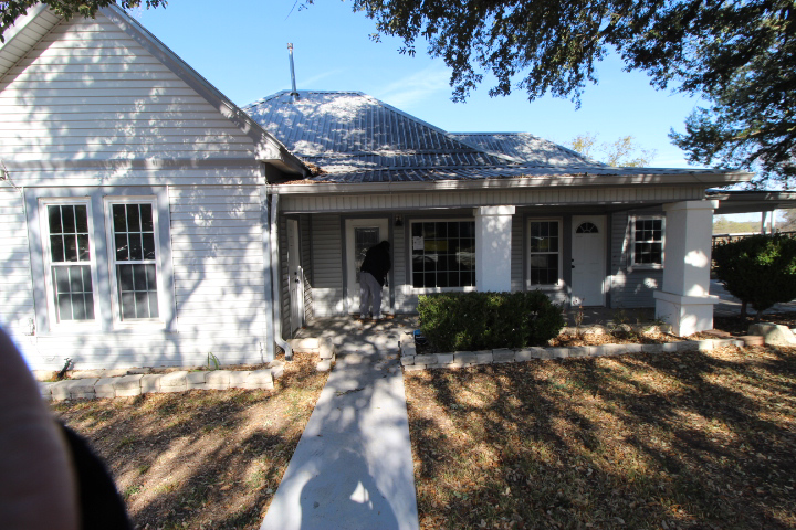 Photo of 1411-taylor-st-lampasas-tx-76550