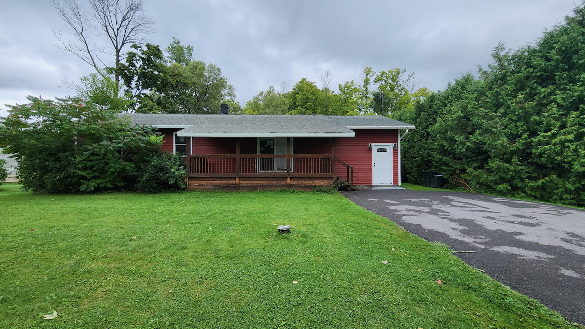 Photo of 6913-fairway-dr-westmoreland-ny-13490