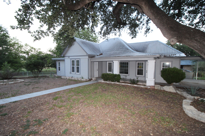 Photo of 1411-taylor-st-lampasas-tx-76550