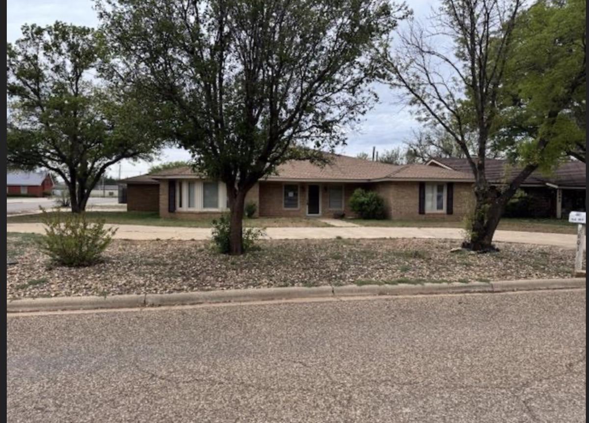 Photo of 1601-paseo-cir-brownfield-tx-79316