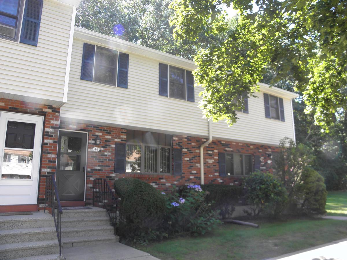 44 Brookside Village Enfield Ct 06082