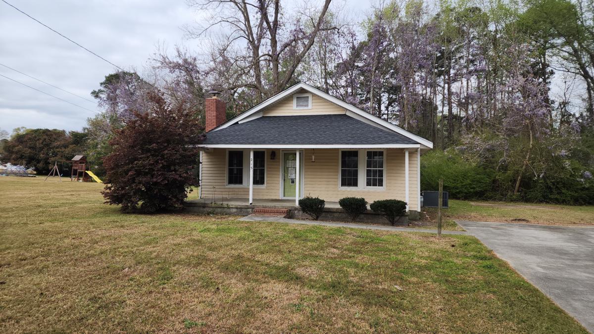 Photo of 215-anderson-st-whiteville-nc-28472