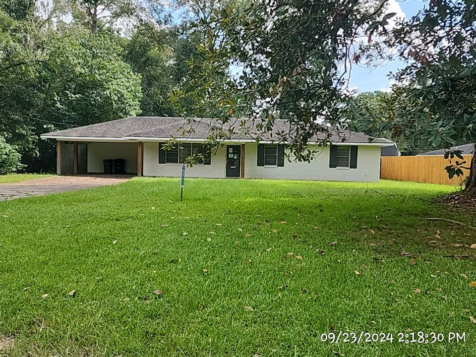 Photo of 8636-glen-ellen-dr-baton-rouge-la-70809